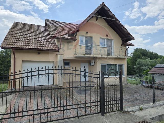 Casa/vila 7 camere vanzare in Valcea, Golesti vezi locația pe hartă