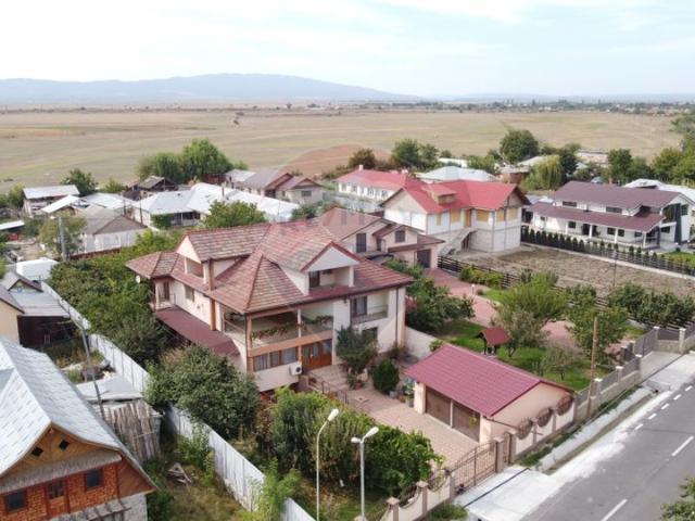 Casa/vila 7 camere vanzare in Vrancea, Faurei vezi locația pe hartă