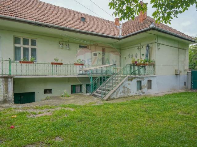 Casa/vila 8 camere vanzare in Brasov, Brasovul Vechi vezi locația pe hartă