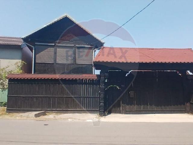 Casa/vila 8 camere vanzare in Dambovita, Valea Voievozilor vezi locația pe hartă