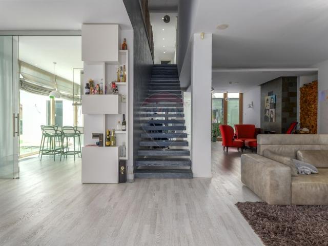 Casa/vila 9 camere vanzare in Bucuresti Ilfov, Pantelimon, Exterior Est vezi locația pe hartă