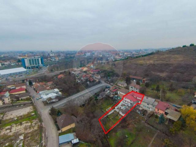 Casa/vila 9 camere vanzare in Bihor, Oradea, Dealuri Oradea vezi locația pe hartă