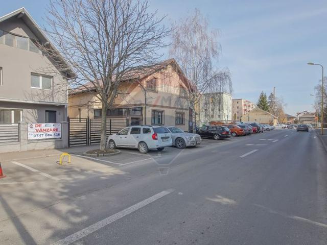 Casa/vila 5 camere vanzare in Brasov, Florilor vezi locația pe hartă