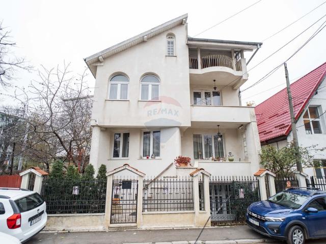 Casa/vila 10 camere vanzare in Iasi, Tatarasi vezi locația pe hartă