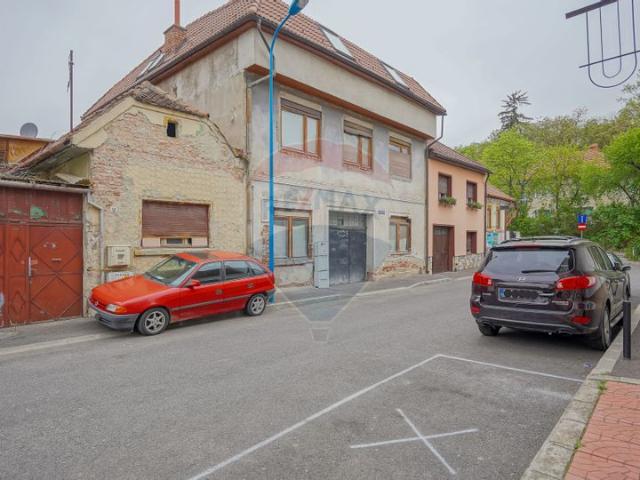 Casa/vila 11 camere vanzare in Brasov, Brasovul Vechi vezi locația pe hartă