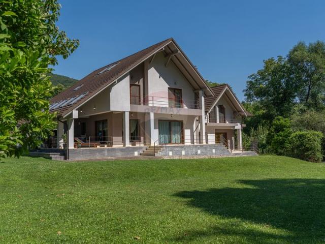 Casa/vila 11 camere vanzare in Piatra Neamt, Precista vezi locația pe hartă