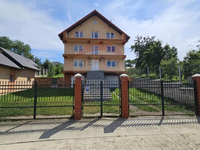 Casa/vila 12 camere vanzare in Suceava, Sfantu Ilie vezi locația pe hartă