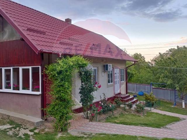 Casa/vila 2 camere vanzare in Suceava, Adancata vezi locația pe hartă