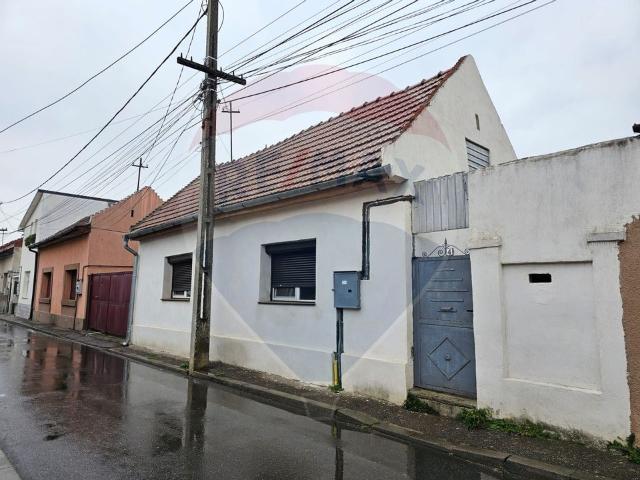 Casa/vila 2 camere vanzare in Timis, Lugoj vezi locația pe hartă