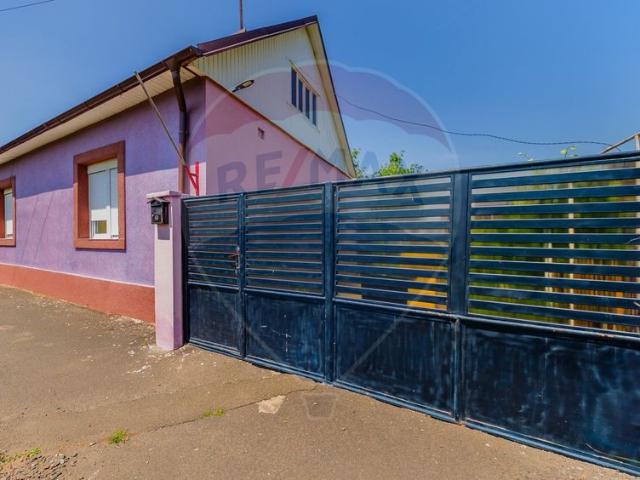 Casa/vila 3 camere vanzare in Arad, Curtici, Sud vezi locația pe hartă