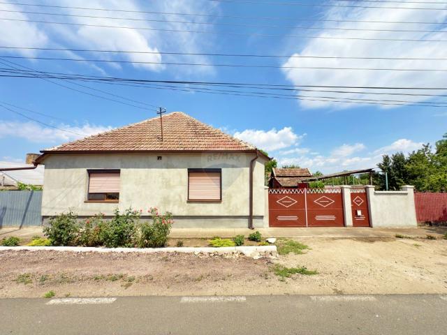 Casa/vila 3 camere vanzare in Arad, Iratosu vezi locația pe hartă