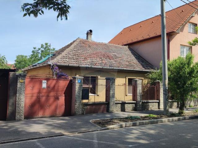 Casa/vila 3 camere vanzare in Bihor, Oradea, Universitatii vezi locația pe hartă