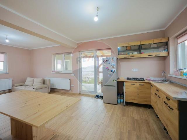 Casa/vila 3 camere vanzare in Bihor, Cihei vezi locația pe hartă