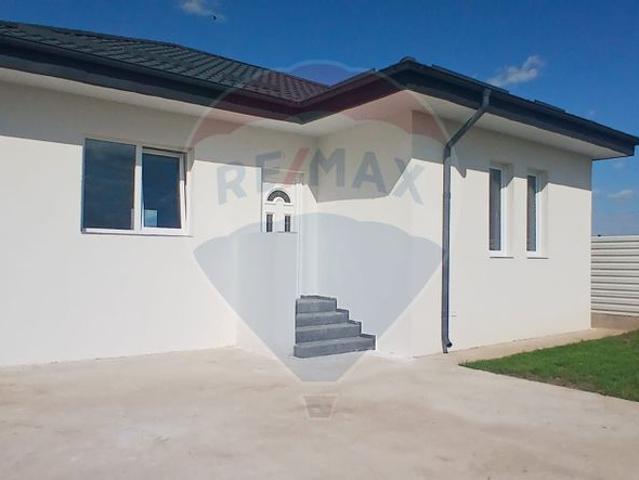 Casa/vila 3 camere vanzare in Dambovita, Crevedia vezi locația pe hartă