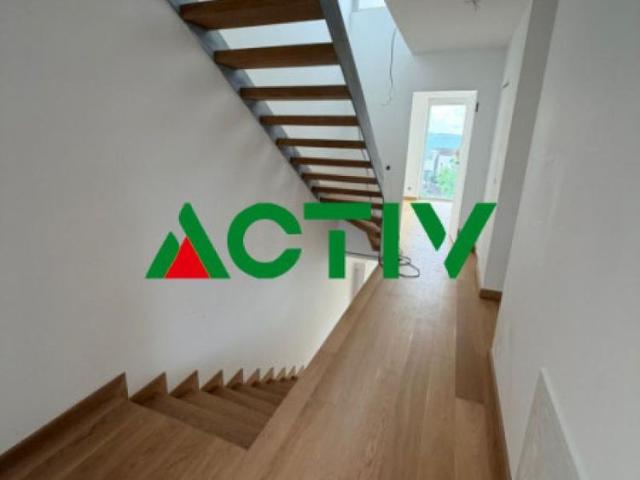 Casa/Vila || Voronet