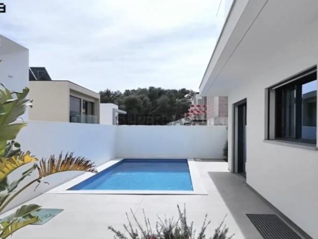 Cascais Moradia T4 de Luxo em Murches com Piscina e Jardim perto da praia do Guincho