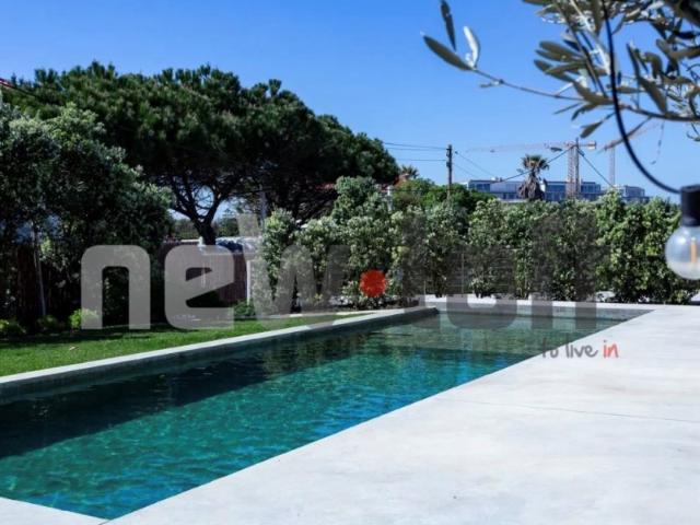 Cascais Carcavelos Moradia de Luxo T5 para Arrendamento | 493 m² | Piscina | A 200 Metros da Praia de Carcavelos
