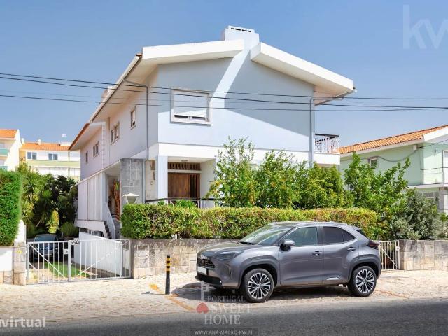 Cascais, Rebelva Moradia T5 com andar independente