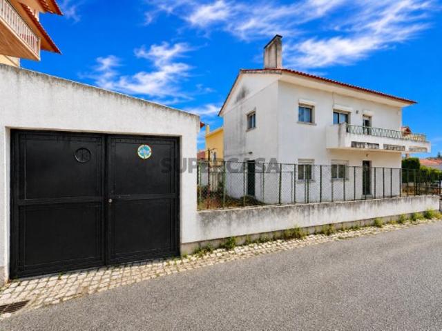 CASCAIS | 2 T3 + GARAGEM EM LOTE DE 300m² | INVESTIMENTO RARO COM ENORME POTENCIAL