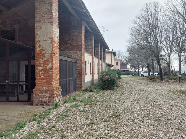 CASCINA in VENDITA a ALBAREDO ARNABOLDI