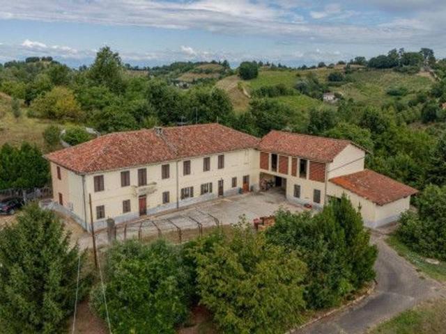 Cascina in vendita a Asti