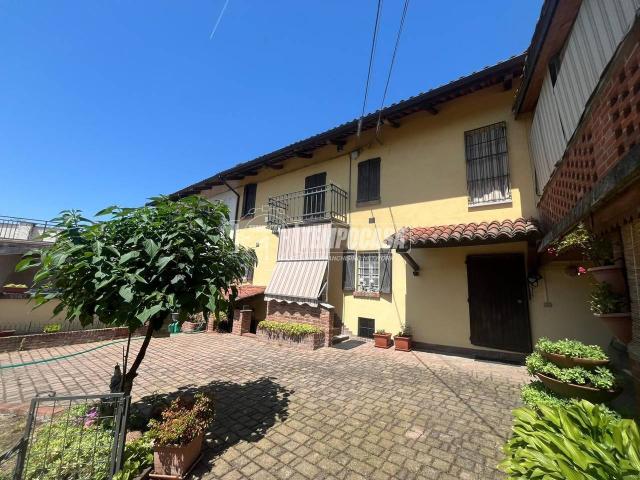 Cascina in vendita a Calliano