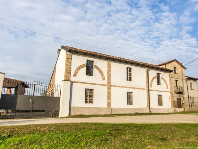 CASCINA in VENDITA a CORNOVECCHIO Cornovecchio di 10 vani