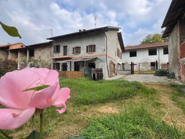 Cascina in vendita a Robella, Cortiglione