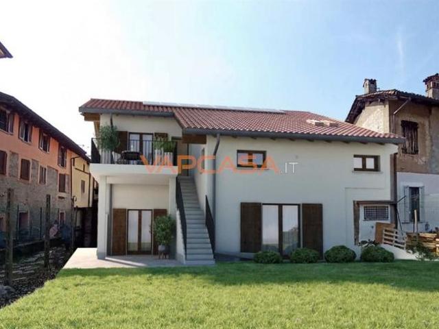 CASCINA INDIPENDENTE CON PROGETTO APPROVATO – AMPIA AREA PRIVATA E GRANDI POTENZIALITÀ DI SVILUPPO