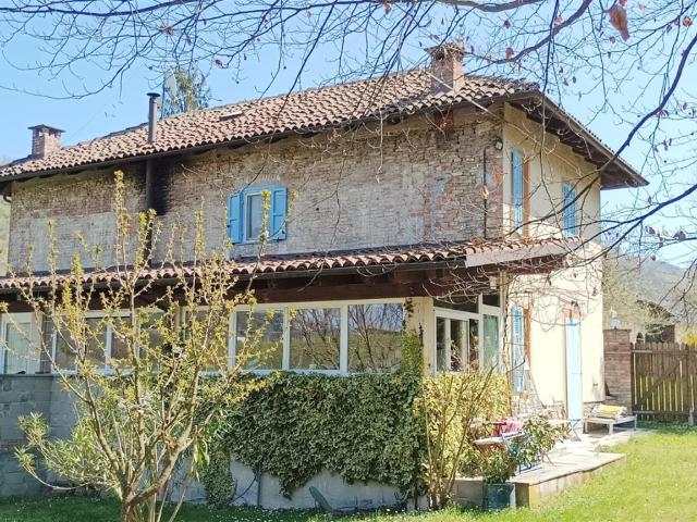 Cascina indipendente graziosa e affascinante a Rocchetta Pal. 195m² Rocchetta Palafea