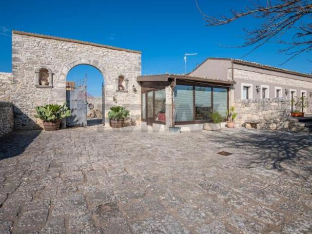 Cascina/Casale in vendita a Ragusa, Bruscé