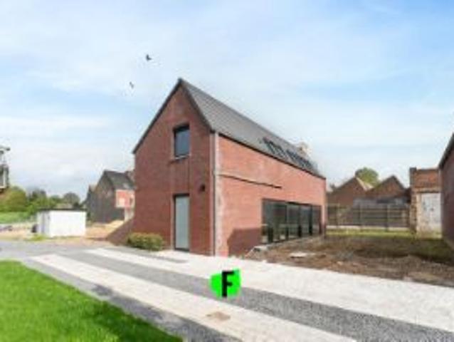 Casco woning te koop met prachtige verzichten in Ronse!