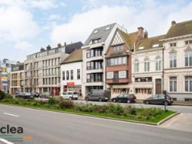 Casco handelsgelijkvloers op toplocatie in centrum Eeklo