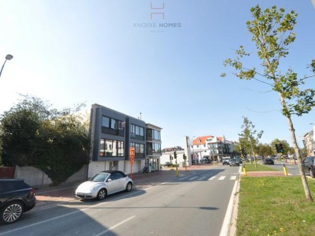 Casco meergezinswoning met garage gelegen aan Duinenwater