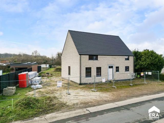 Casco nieuwbouwwoning met tuin op 10a 95ca in Nieuwerkerken