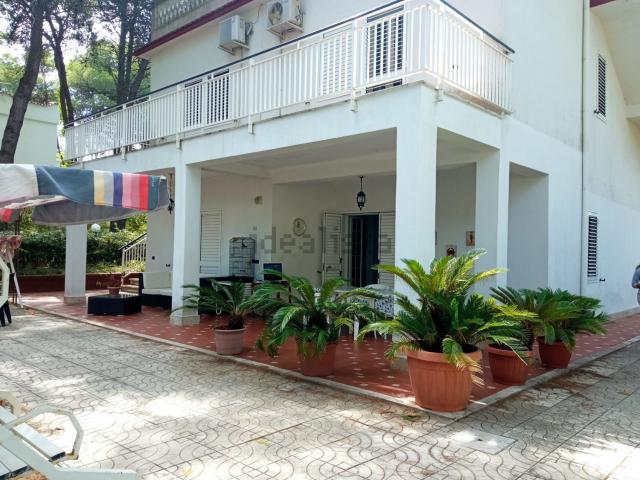 Case e ville in affitto di 400 m² in Via Luna, 5