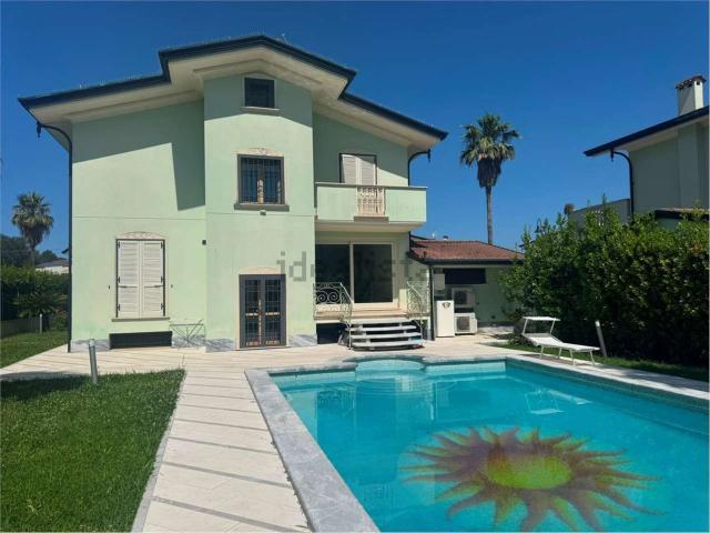 Case e ville in affitto di 400 m² in Via Romana Ovest