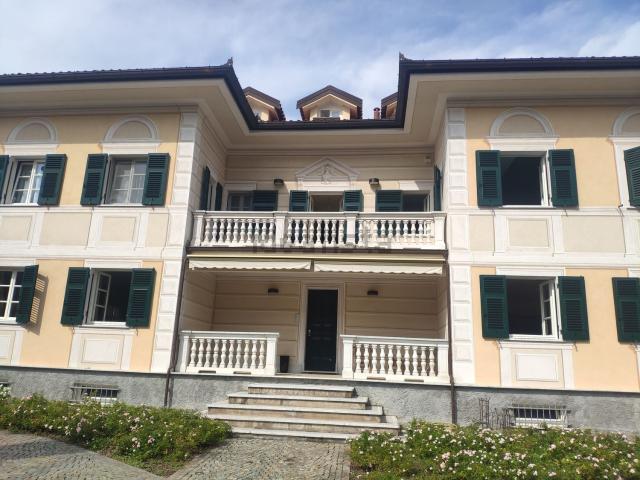 Case e ville in affitto di 500 m² in Via Privata Bellagamba