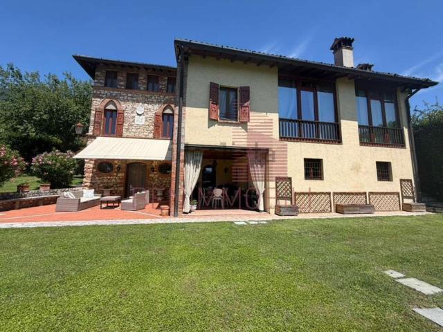 Case e ville in affitto di 555 m² in Via Giuseppe Garibaldi, 45