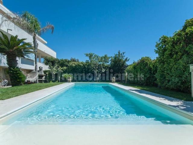 Case e ville in affitto di 700 m² in Lungomare di Ponente, 68
