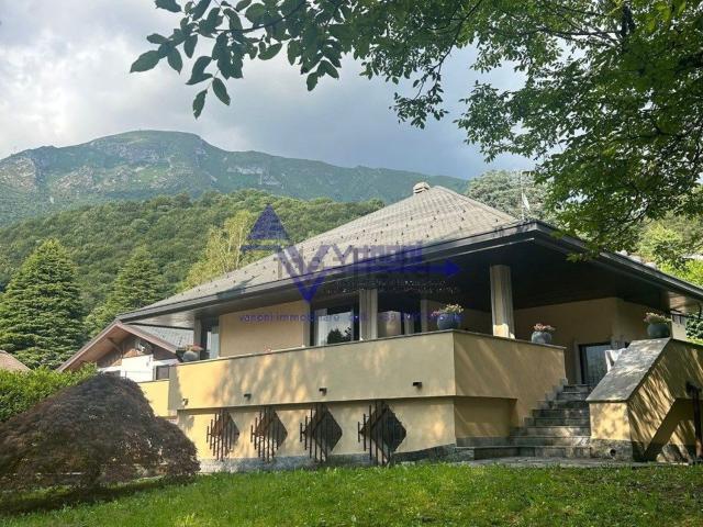 Case e ville in affitto di 758 m²