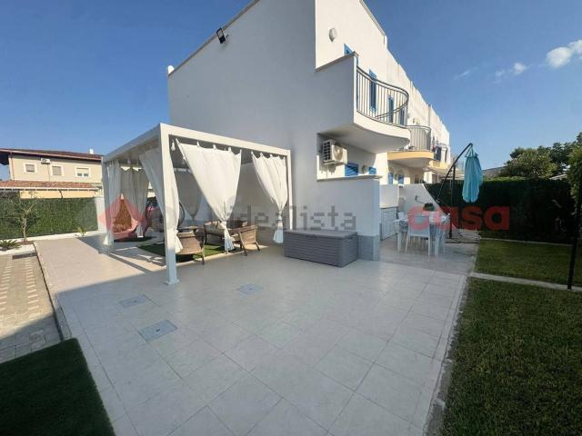 Case e ville in affitto di 80 m² in Viale Canne, 5