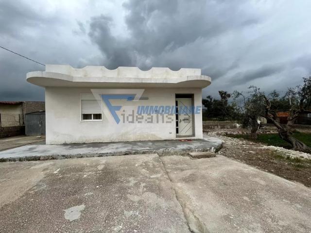 Case e ville in affitto di 85 m² in Via Monti Climiti