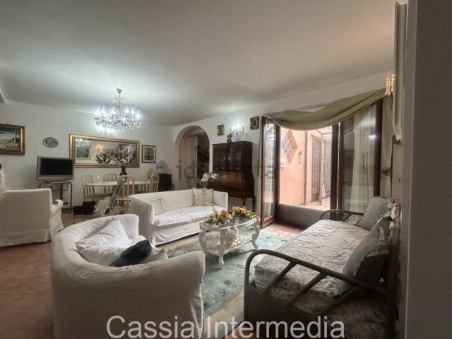 Case e ville in affitto di 90 m² in Via Salamonio