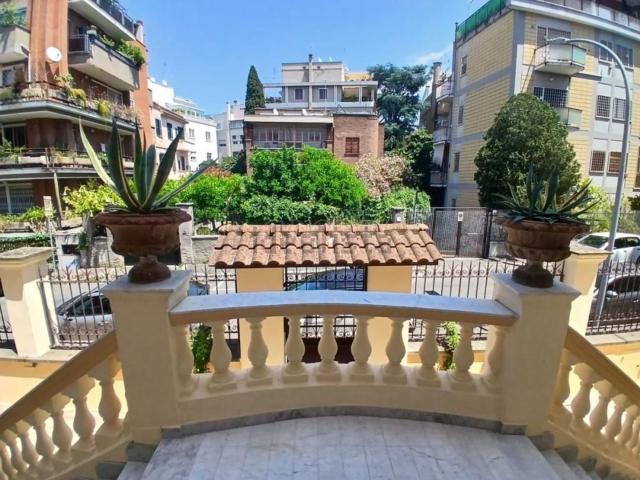 Case e ville in affitto di 100 m² in Via Pirro Ligorio