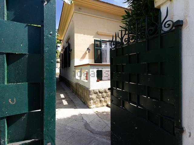 Case e ville in affitto di 100 m² in Viale Galatea, 26
