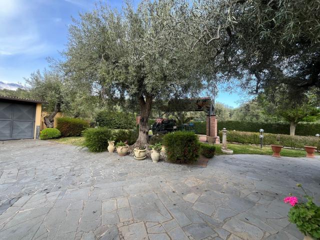 Case e ville in affitto di 100 m² in Strada Crovacchi