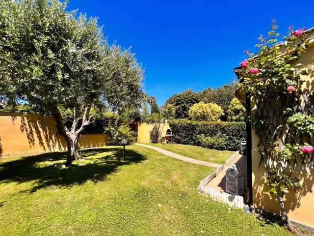 Case e ville in affitto di 110 m² in Strada delle Murelle, 1