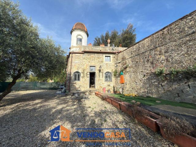 Case e ville in affitto di 120 m² in Via Caldine