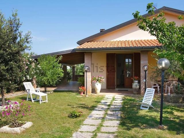 Case e ville in affitto di 120 m² in Strada Provinciale del Paratino